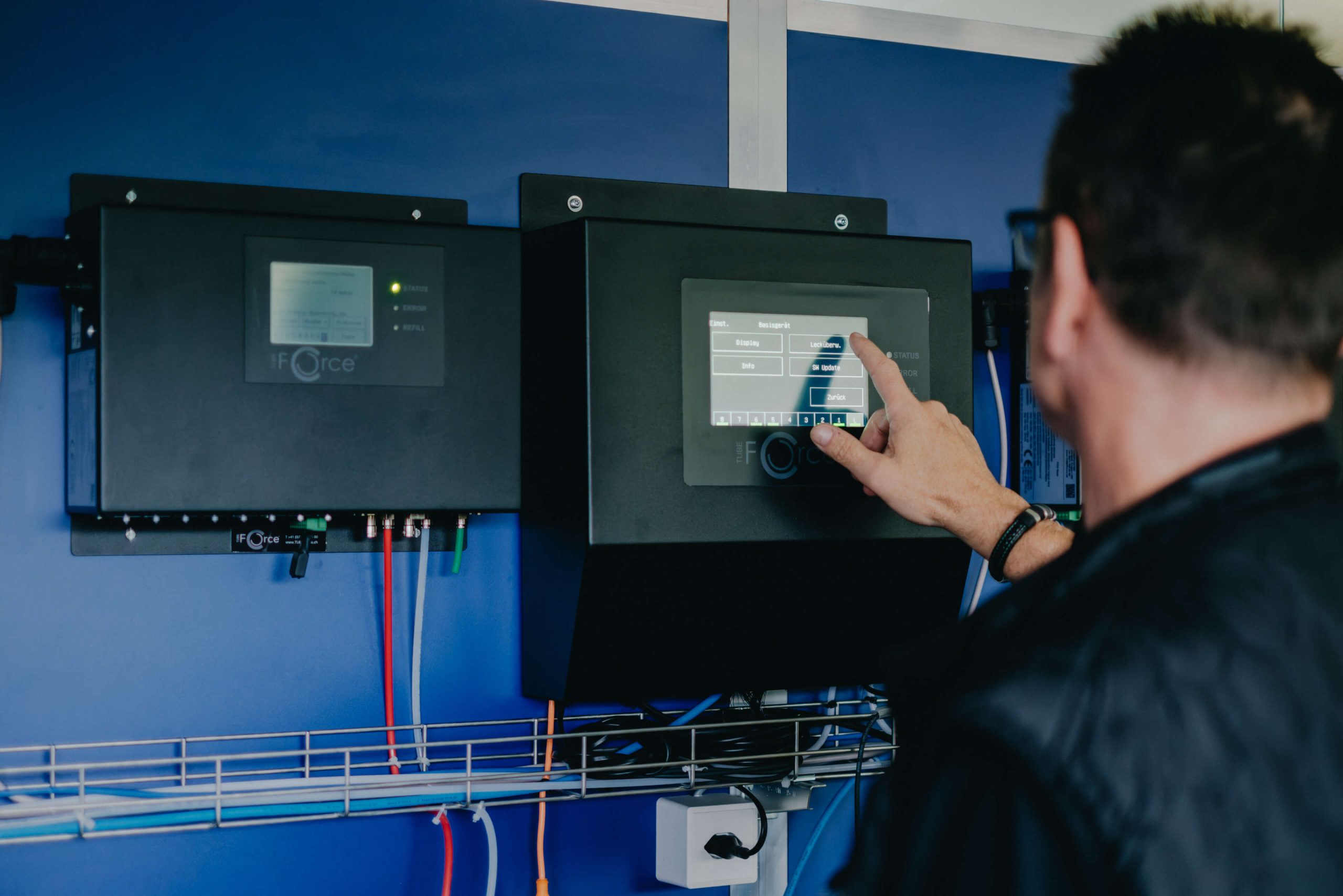 Leckwarnsysteme TUBEForce Trogen: All-in-One für Treibstoff- und Harnstoffsysteme.