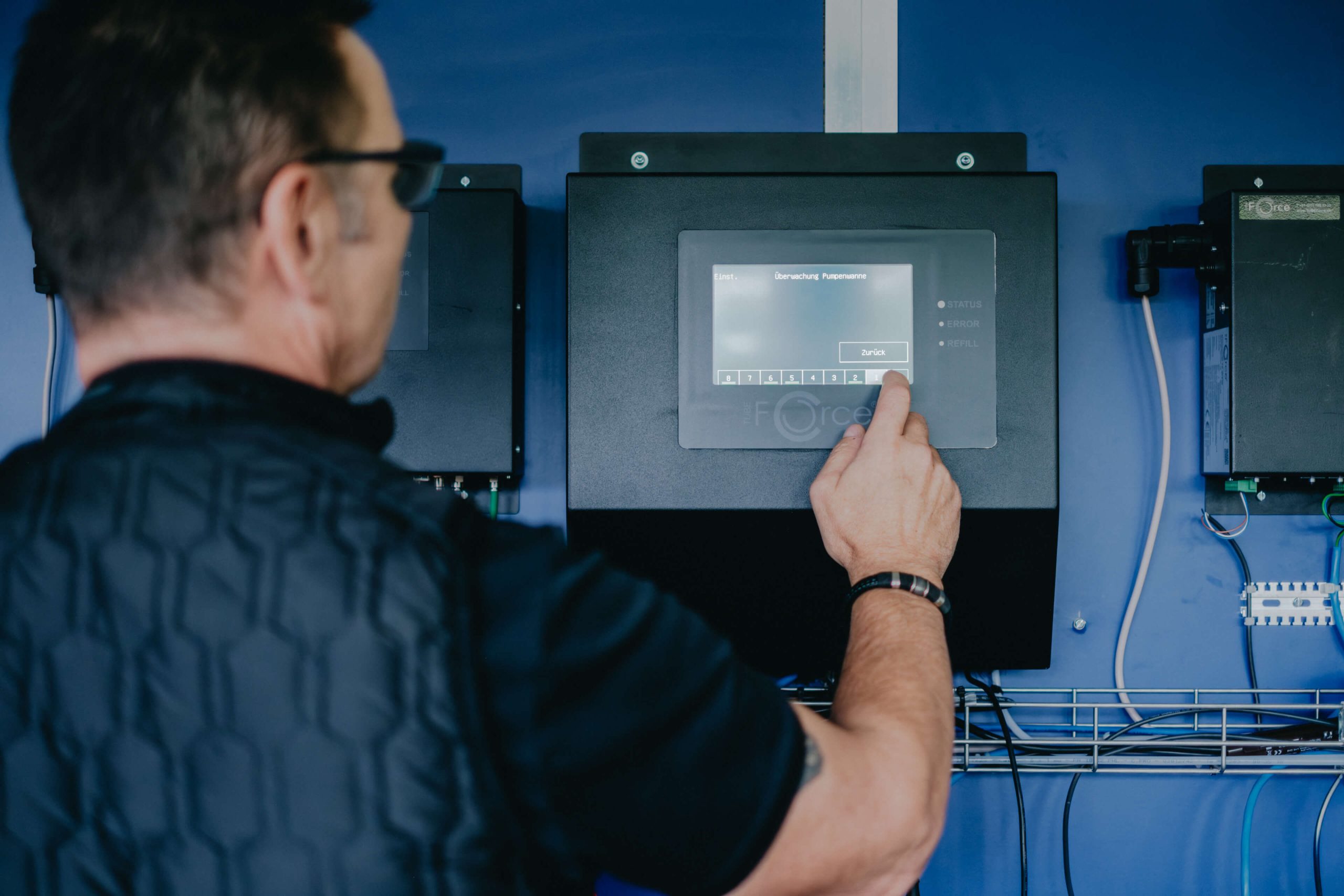 Leckwarnsysteme TUBEForce Trogen: All-in-One für Treibstoff- und Harnstoffsysteme.